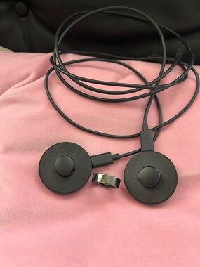 OURA ring sz  10. 1 yr old. My hubby just couldn’t get used to it.